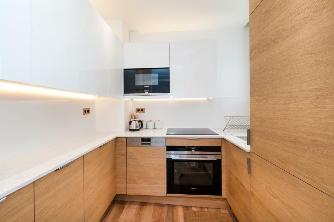 פריז Luxury Montaigne Apartment מראה חיצוני תמונה