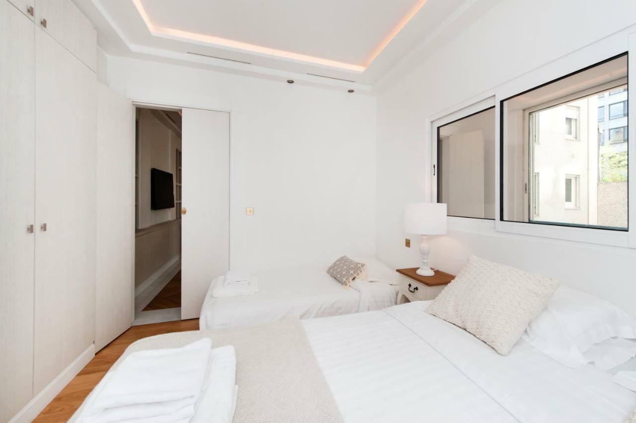פריז Luxury Montaigne Apartment מראה חיצוני תמונה